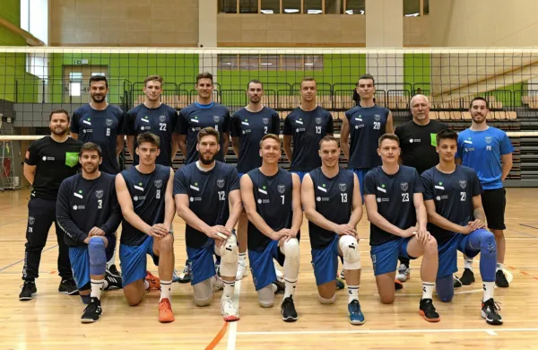 Slovenska odbojkarska reprezentanca je priprave začela v premešani zasedbi. 