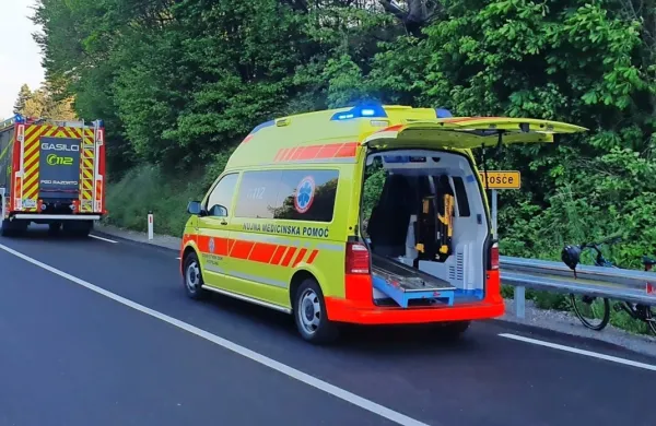 Kolesarka obležala nezavestna