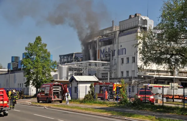 Do delovne nesreče v Melaminu je prišlo v četrtek okoli 8.30, po 
prvih domnevah najverjetneje zaradi človeške napake pri prečrpavanju ene od surovin v skladiščni prostor.