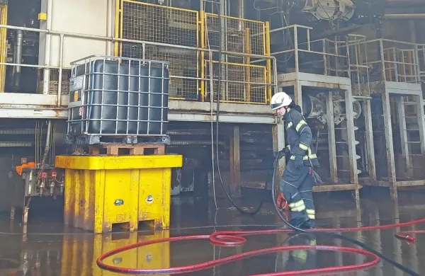  V Lesonitu je zagorela linija za proizvodnjo plošč.