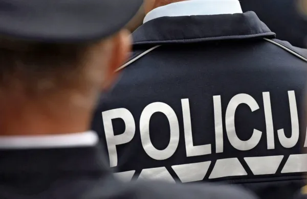 Policija vabi k izpolnitvi anonimne ankete o zadovoljstvu z njenim delom