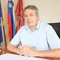 Na sežanski občini, ki jo vodi David Škabar, vse očitke ostro 
zavračajo.  