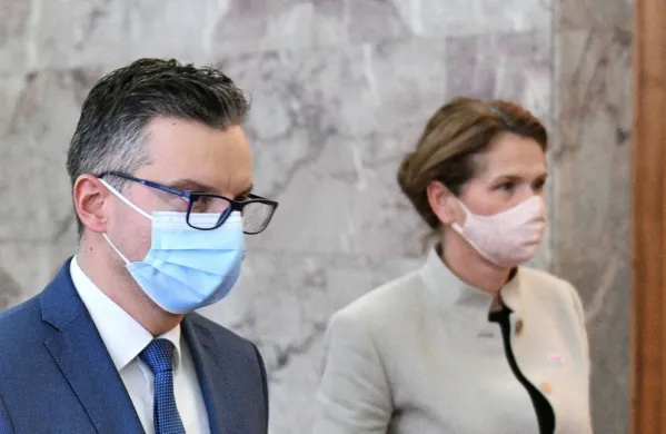 Organi strank LMŠ in SAB so začeli postopke združevanja pod 
okrilje Gibanja Svoboda.