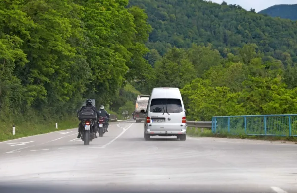 Policisti  poudarjajo,  da   je  prvi  pogoj  za   zmanjšanje  števila  
prometnih   nesreč   upoštevanje   prometnih  predpisov.  