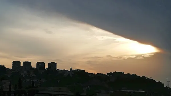 Če računov nismo poravnali na tem svetu, jih bomo na onem, 
pravijo astrologi. 