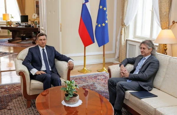 Predsednik Pahor je po pogovorih z vodji poslanskih skupin 
nedvoumno ugotovil, da Robert Golob uživa potrebno podporo 
poslank in poslancev za izvolitev za predsednika vlade. 