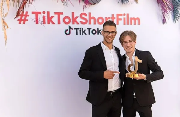 Nik Kranjec (direktor fotografije) in Matej Rimanić desno (režiser). 
Foto vir:  osebni arhiv in Cannes Film Festival