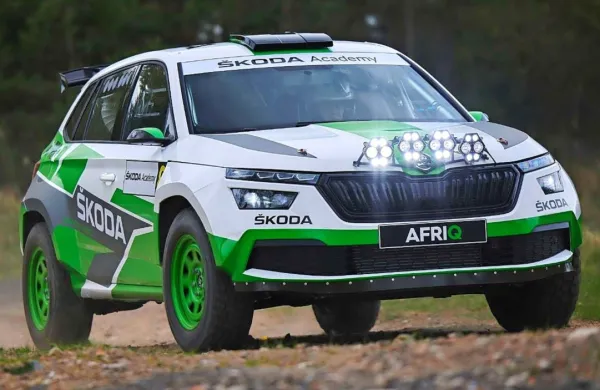 Škoda afriq: unikatno vozilo, pod katerega se je podpisalo 25 bodočih inženirjev, ki bodo nekoč skrbeli za 
prihodnost češke znamke.


