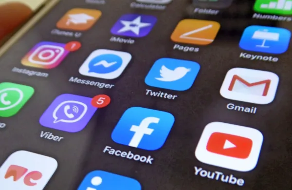 Twitter plačal 150 milijonov dolarjev v poravnavi zaradi posredovanja podatkov ogla&scaron;evalcem
