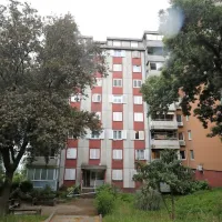 Streli v Kopru, mo&scaron;ki umrl, hči huje po&scaron;kodovana