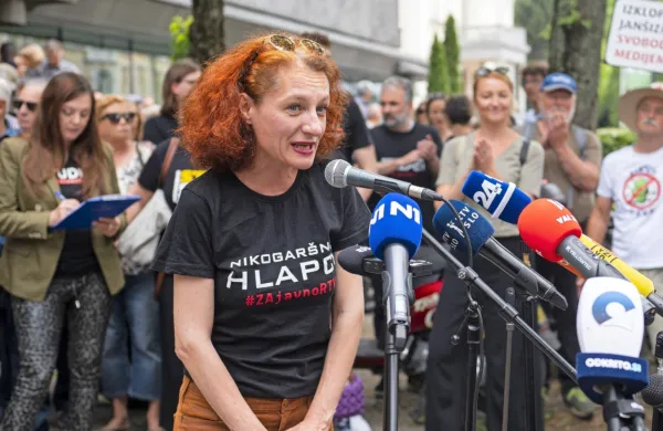 Predsednica stavkovnega odbora novinarskih sindikatov RTVS in 
Koordinacije novinarskih sindikatov RTVS Helena Milinkovič