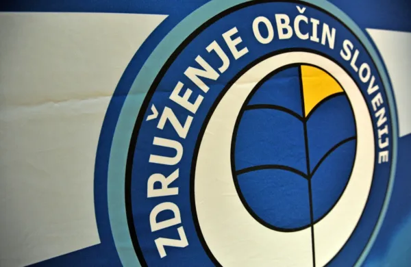 Združenje občin Slovenije je vlado in ministrstvo za finance 
pozvalo k dvigu povprečnine, saj ta ne sledi podražitvam.