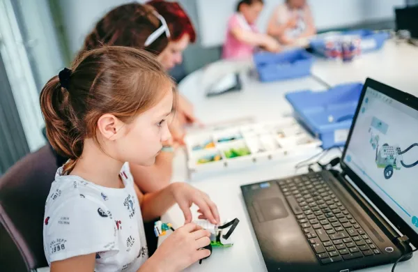 Primorski osnovno&scaron;olci za varnej&scaron;o uporabo interneta