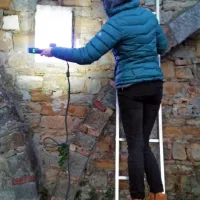 3D skeniranje lapidaričnega gradiva v vrtu Pokrajinskega muzeja Koper. 