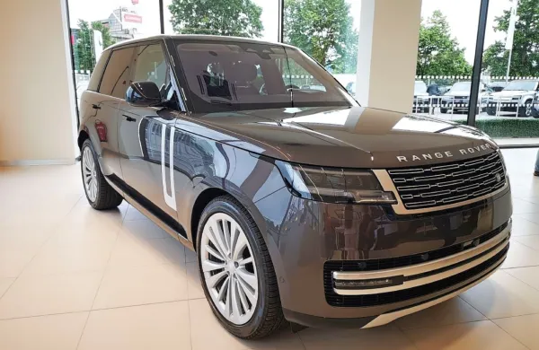 Cene za najnovejšega range roverja znašajo od 131 pa vse do 242 
tisočakov.

 