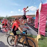 V Brdih živo, kot že dolgo ne: praznik se je vrnil na dobro letino če&scaron;enj (FOTO in VIDEO)