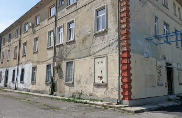 Dodatni prostori za vrtec v biv&scaron;i voja&scaron;nici