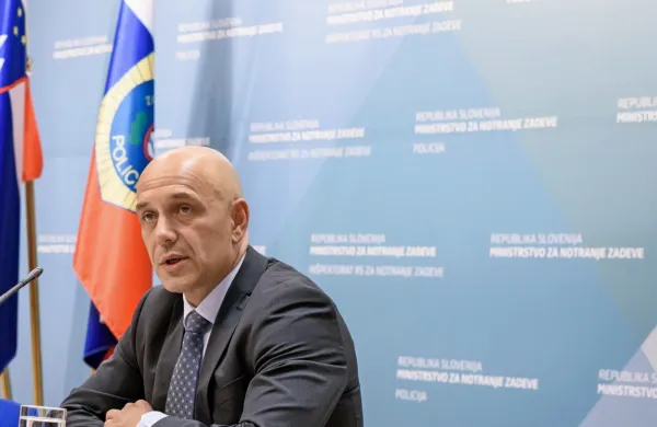 Vršilec dolžnosti generalnega direktorja policije Boštjan Lindav je 
odredil nadzor nad delom Nacionalnega preiskovalnega urada 
(NPU) na področjih odkrivanja in preiskovanja kriminalitete ter 
organizacijskih zadev.