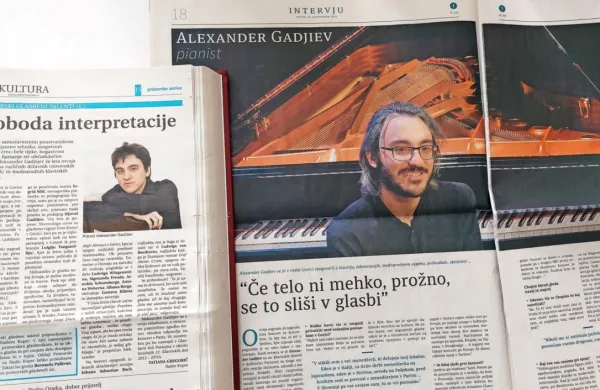 Prvo rubriko Primorski glasbeni talenti je v Primorskih novicah  4. oktobra 2012 odprl 17-letni goriški pianist Aleksander Gadžijev, nedavno pa 
je v naši prilogi 7. val spet gostoval kot Alexander Gadjiev,  svetovno znan virtuoz, nagrajen na tekmovanjih  v Sydneyju, Varšavi ...   