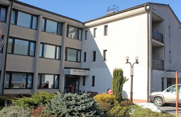 V postojnskem domu upokojencev imajo očitno težavo s problematičnim stanovalcem. 