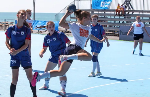  Med 2. in 7. julijem bo Eurofest gostil več kot 2000 rokometašic in 
rokometašev.