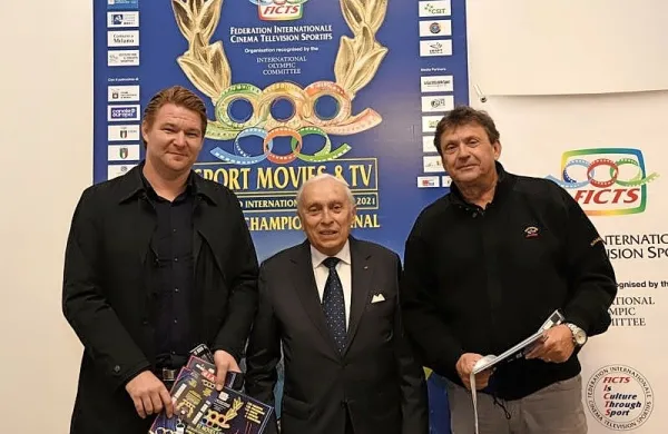 Z leve so Peter Majerle, direktor festivala v Sloveniji, Franco 
Ascani, predsednik FICTS in član komisije MOK za kulturo in 
olimpijsko dediščino, Vojko Korošec, lastnik licence festivala v 
Sloveniji.