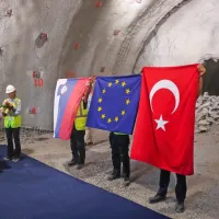 Na trasi drugega tira prebili prvi predor Mlinarji nad Osapsko dolino