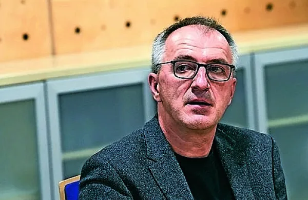 Vodenje mestne uprave Mestne občine Kranj je danes kot novi 
direktor prevzel Bojan Veselinovič, ki je pred tem 12 let vodil 
Slovensko tiskovno agencijo (STA). 