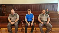 Novogoriško sodišče bo Matjažu Erženu (v sredini) v teh dneh 
določilo kazen za pet kaznivih dejanj.