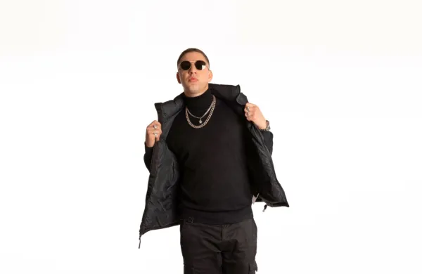 Drill bo domačemu občinstvu v petek premierno predstavil svoj 
novi album Rojeni da blestimo.