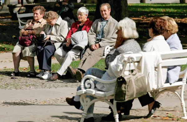 Pred dnevom boja proti nasilju nad starejšimi v Srebrni niti ter 
zdravstveni in babiški negi opozarjajo na ustrezno ukrepanje v 
primeru nasilja.