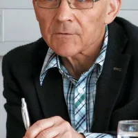 Jutri bo v Kopru gostoval pisatelj in nekdanji minister za kulturo 
Tone Peršak. 