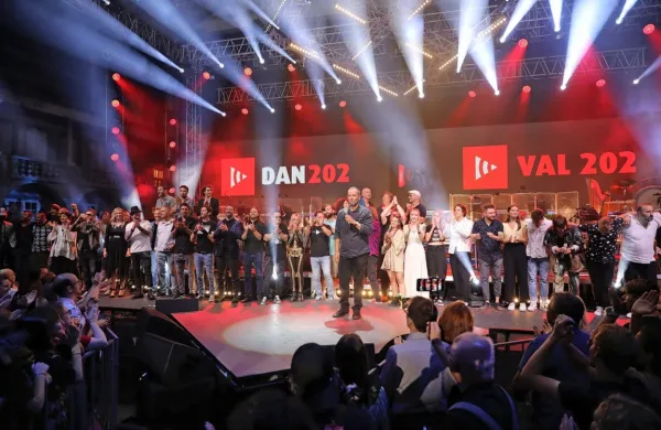 16. junija pred 50 leti je začel oddajati Val 202. 