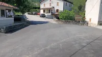 Skupina vipavskih svetnikov se je pred današnjo sejo želela 
seznaniti z izvajanjem proračuna. 