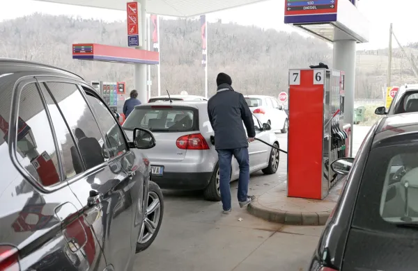 Petrol: Regulacija cen pogonskih goriv bo znižala dobiček skupine