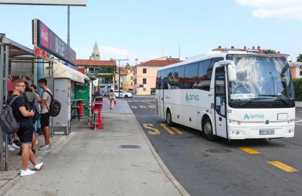 Dijaške in študentske mesečne vozovnice so veljavne tudi za čas 
poletja.
