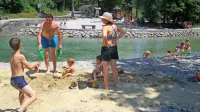 Dostop na kopališče Lajšt bo ob vikendih s kolesi in z brezplačnima avtobusoma, za parkiranje avtomobilov pa bo potrebno odšteti tri evre na uro.