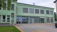 Za red in disciplino znotraj pivške zdravstvene postaje in zunaj nje bo v času delovanja metadonske ambulante  skrbel varnostnik.