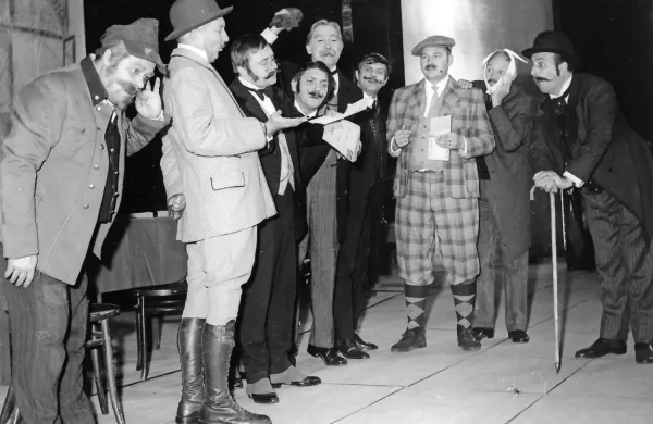Anarhist Jake Štoke v predstavi režiserja Jožeta Babiča in v izvedbi tržaškega gledališkega ansambla leta 1967 

