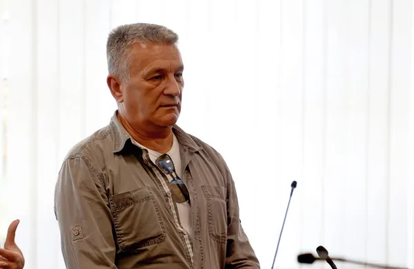 Franjo Keleminović se je strankam predstavljal kot dr. Oskar