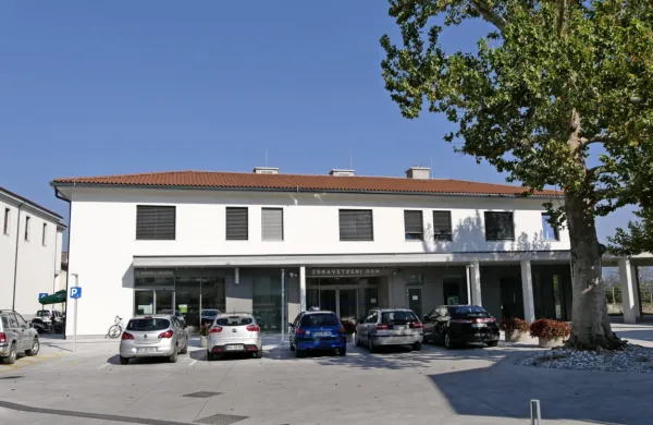     V Renčah so pred štirimi leti dobili nov zdravstveni dom, a zdaj so  
brez zdravnika družinske medicine.