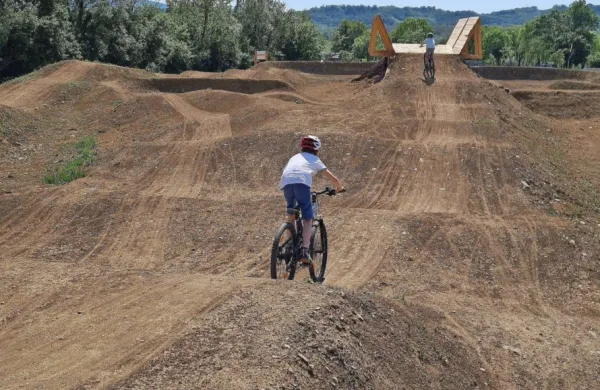 Pumptrack je primeren za najmlajše, tekmovalce in vse vmes.