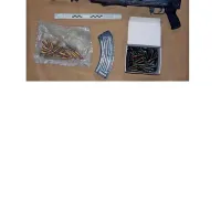 Poleg droge, so kriminalisti zasegli tudi avtomatsko  puško M 70 in 
128 nabojev kalibra 7,62 mm