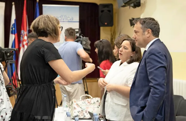 Minister za Slovence v zamejstvu in po svetu Matej Arčon se je 
danes na Reki mudil pri slovenski narodni skupnosti na Hrvaškem.