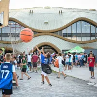 Slovenija pred polnimi Stožicami nadigrala Hrva&scaron;ko