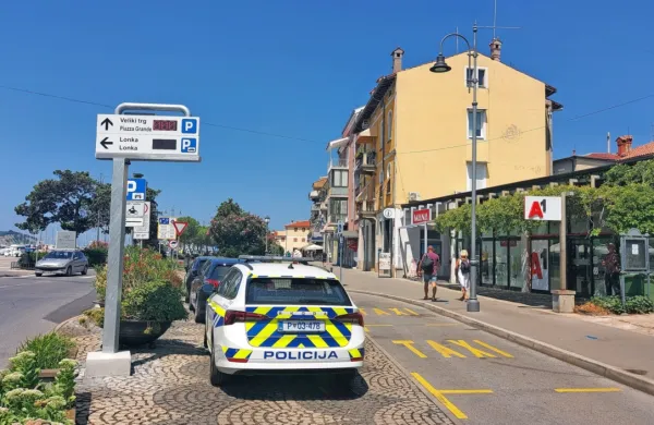 Na izolski občini in domu župana Danila Markočiča po  neuradnih 
informacijah potekajo hišne preiskave.