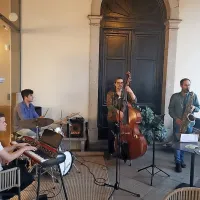 S Titovega trga v Kopru vsak četrtek odmevajo jazzovski ritmi. 