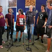 Četrti Koncert generacij spremlja  skladba Generacija, v kateri so 
se združili prepoznavni člani ajdovskih glasbenih skupin. 