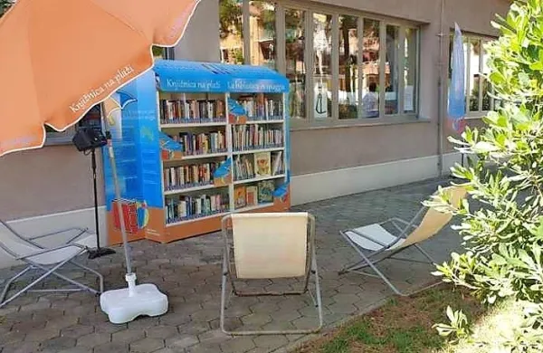 Projekt knjižnic na plaži je v preteklih letih naletel na odobravanje 
kopalcev. 
