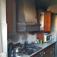 Ponoči gasili barako na Srminu, večer prej pa kuhinjo v Kortah